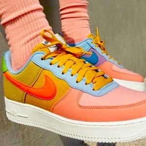 Nike Mens Size 10 
Women Size 11.5 
VGUC